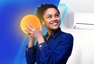 Mulher segurando bola luminosa, ao lado de ar-condicionado na parede, fundo azul e branco moderno.