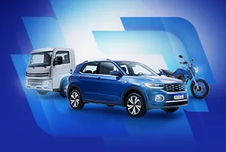 Fundo com ilustrações geométricas em tons de azul ao fundo. No canto direito, um carro e uma moto azuis.