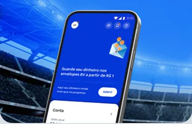 Celular aberto no aplicativo do banco BV, na tela de “Envelopes”.