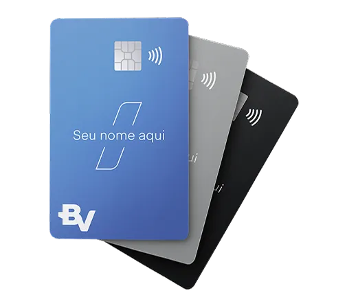 Cartões do banco BV empilhados um no outro, nas cores: preto, azul e cinza.