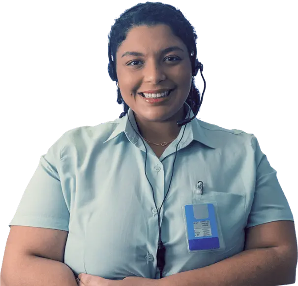 Mulher sorrindo para a camêra, e a mensagem embaixo'Consignado privado: Tenha um crédito rápido com desconto direto em folha'